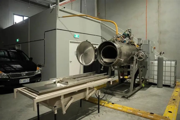 星歐娛樂注冊:聞起來像蒸蛤蜊!美國流行水葬 堿水“燜煮”遺躰化成液躰和白骨